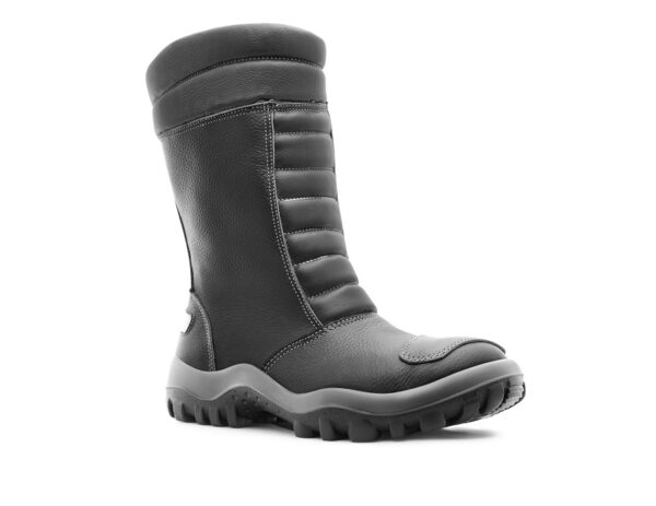 Bota larga de cuero con puntera